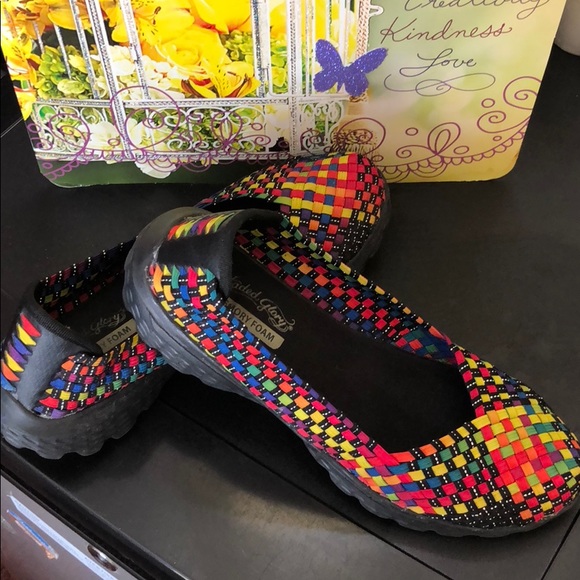 Shoes - Picture 4 of 4